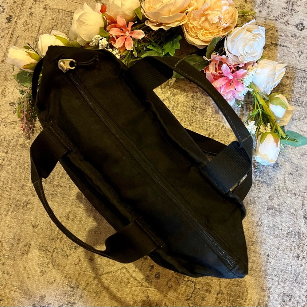 Eddie Bauer Sturdy Ripstop Crossbody Handbag Black - Picture 8 of 16